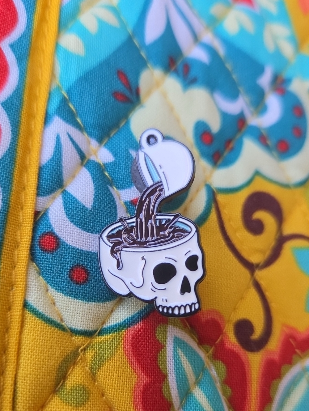 White Skull Pour Enamel Pin - Kids Accessories